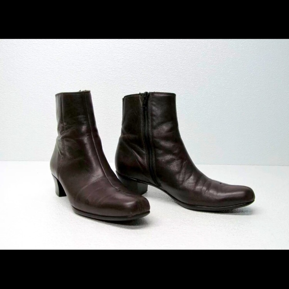 Munro ankle booties